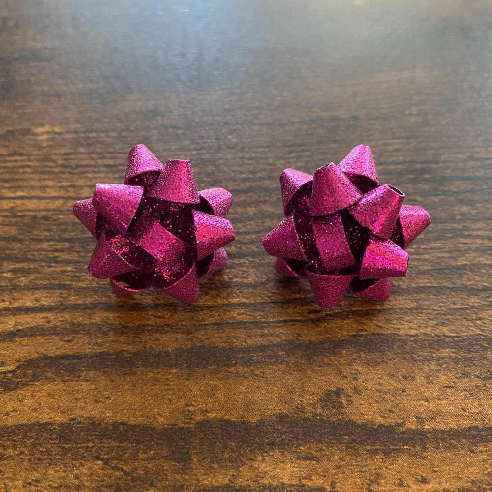 Bright pink present bow earrings